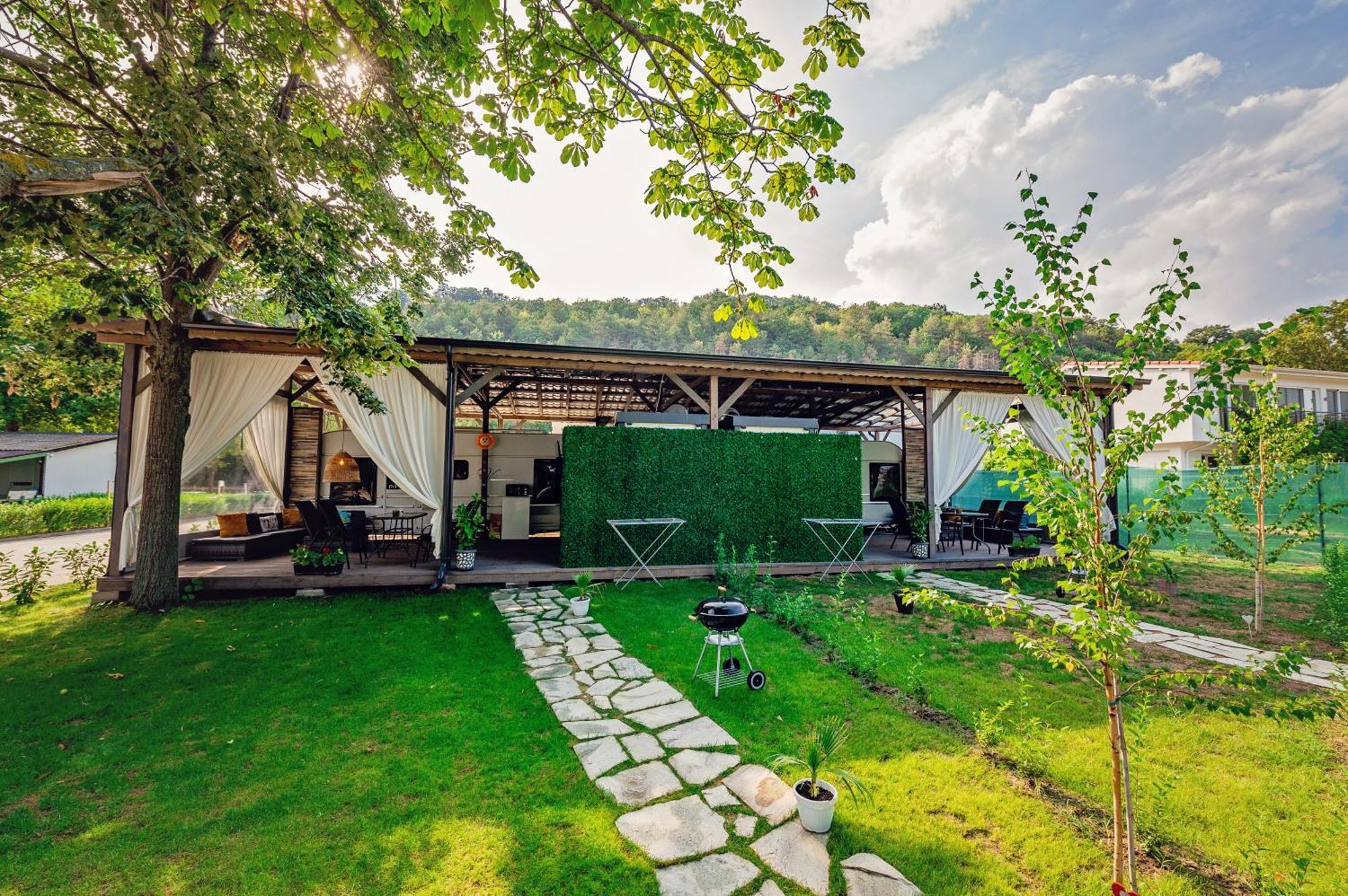 Каравани Avi Iris Фичоза Hotell Varna Exteriör bild