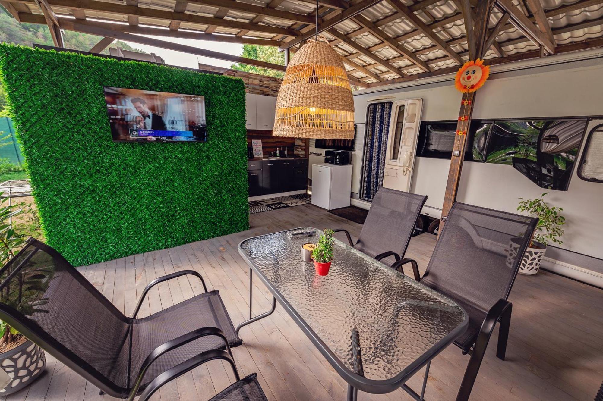 Каравани Avi Iris Фичоза Hotell Varna Exteriör bild