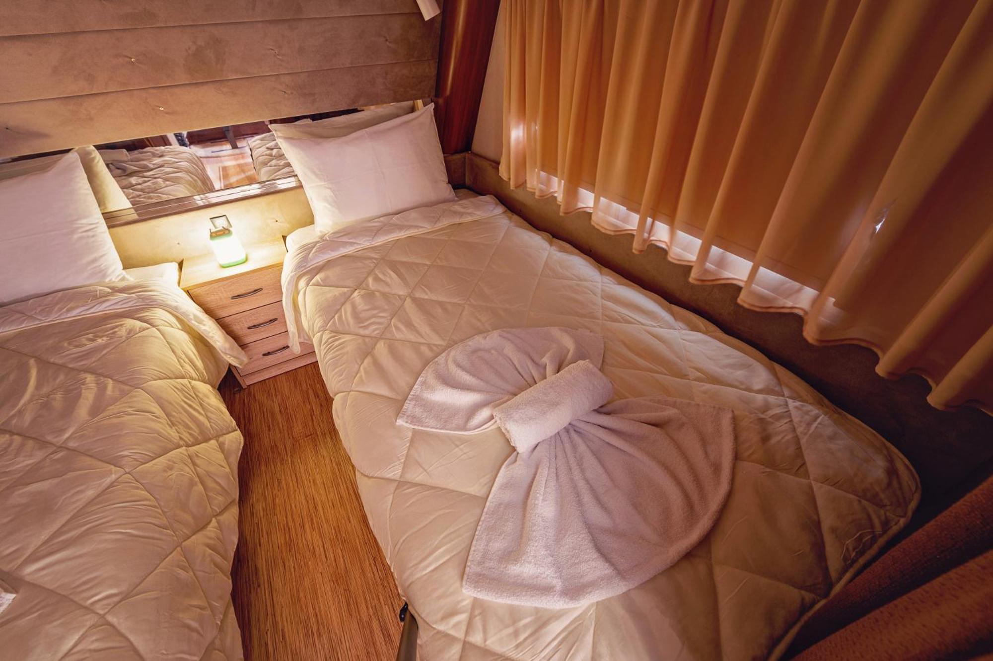 Каравани Avi Iris Фичоза Hotell Varna Exteriör bild
